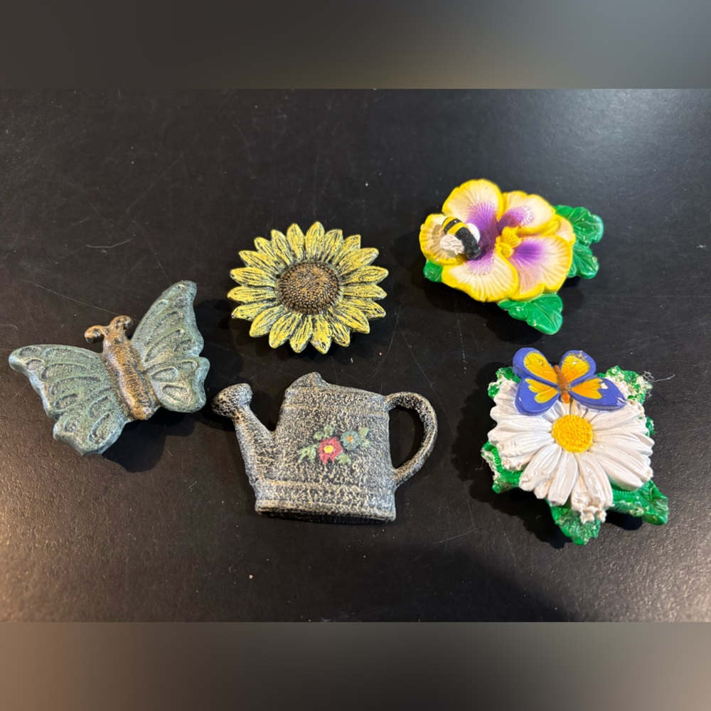 VINTAGE LOT OF 5 MAGNETS FLOWERS BUTTERFLY WATERING CAN GUC ORIGINAL OWNET